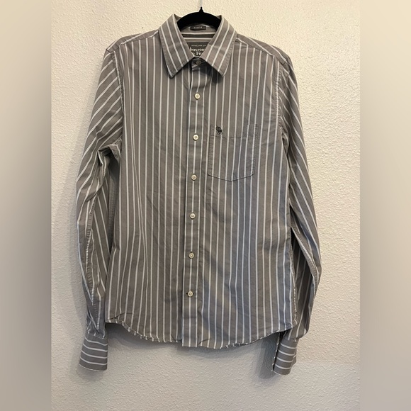 Abercrombie & Fitch mens muscle button down gray stripped medium - Picture 1 of 4